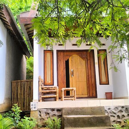 Diki Bungalows Kuta  Kültér fotó
